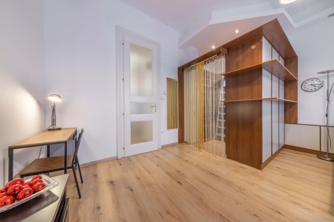 Anastasia 2 Bedrooms Apartment On Vaci Utca Budapest Exterior foto